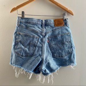 Levi’s Ribcage Shorts size 29